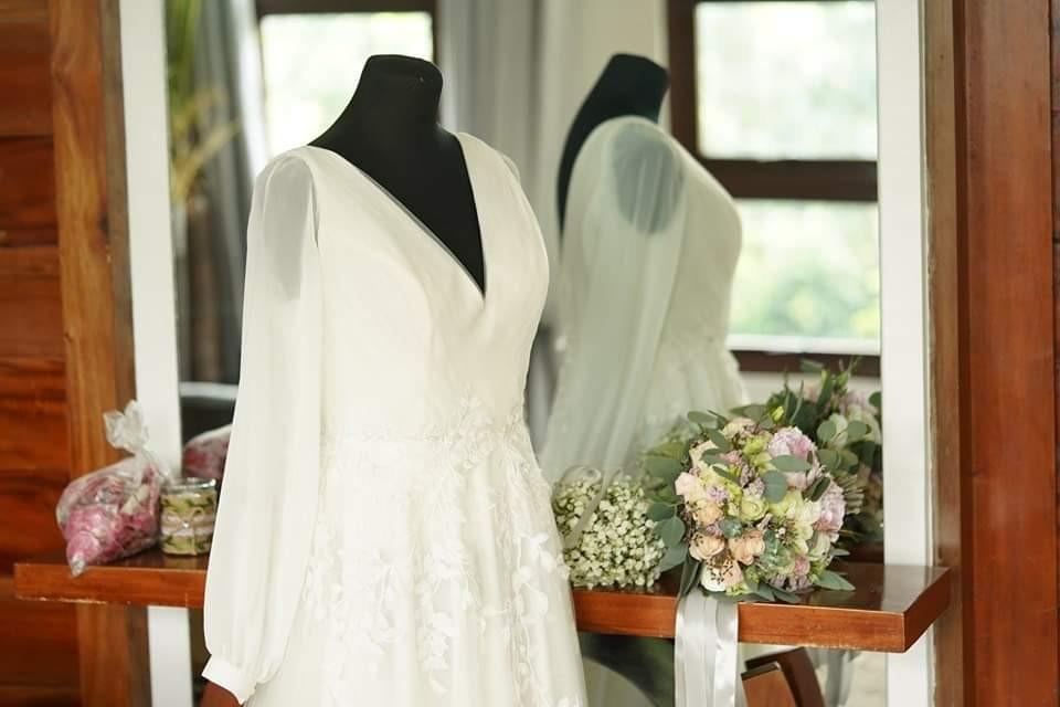 vee tan wedding gown price