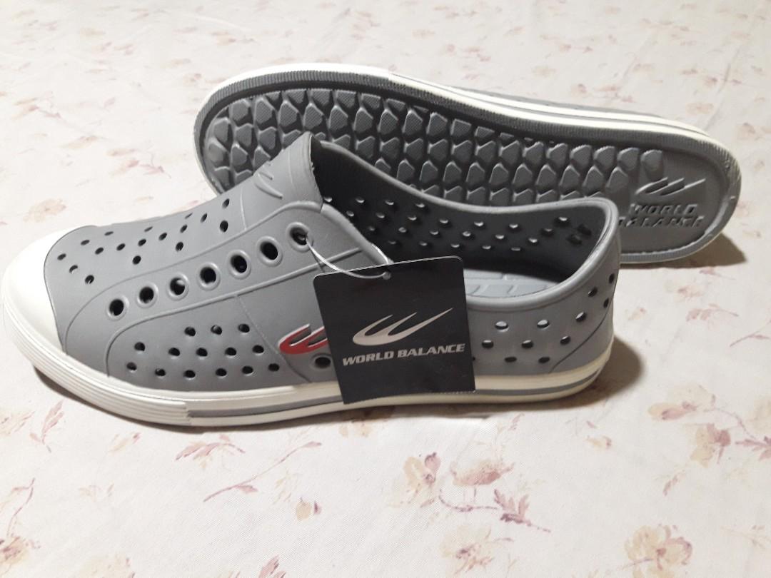 World balance discount rain shoes