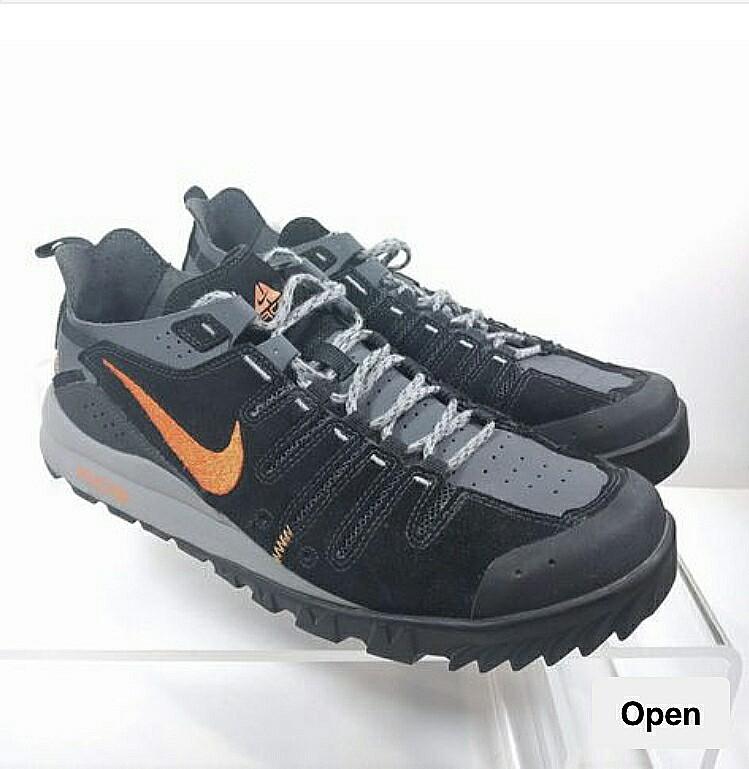 nike hiking shoes mens