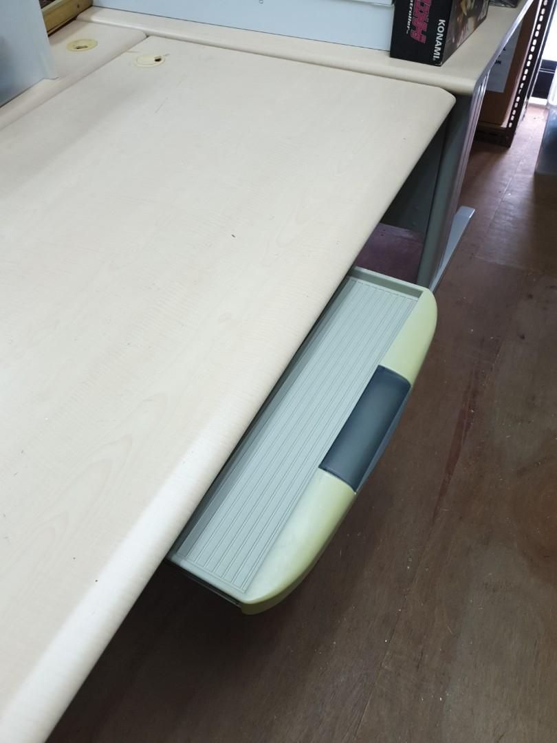 Computer Table (Category: Tables & Sets) located in Singapore. Submitted by seawanderer (Listing ID 266310303, Image 3). Description: 3 numbers of computer desks available. $40 each. $100 for all 3.
