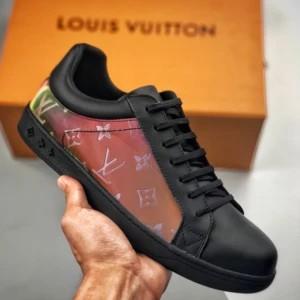 Sneakers Louis Vuitton LV Unisex Luxembourg in Iridescent Monogram Second,  Fesyen Wanita, Sepatu di Carousell