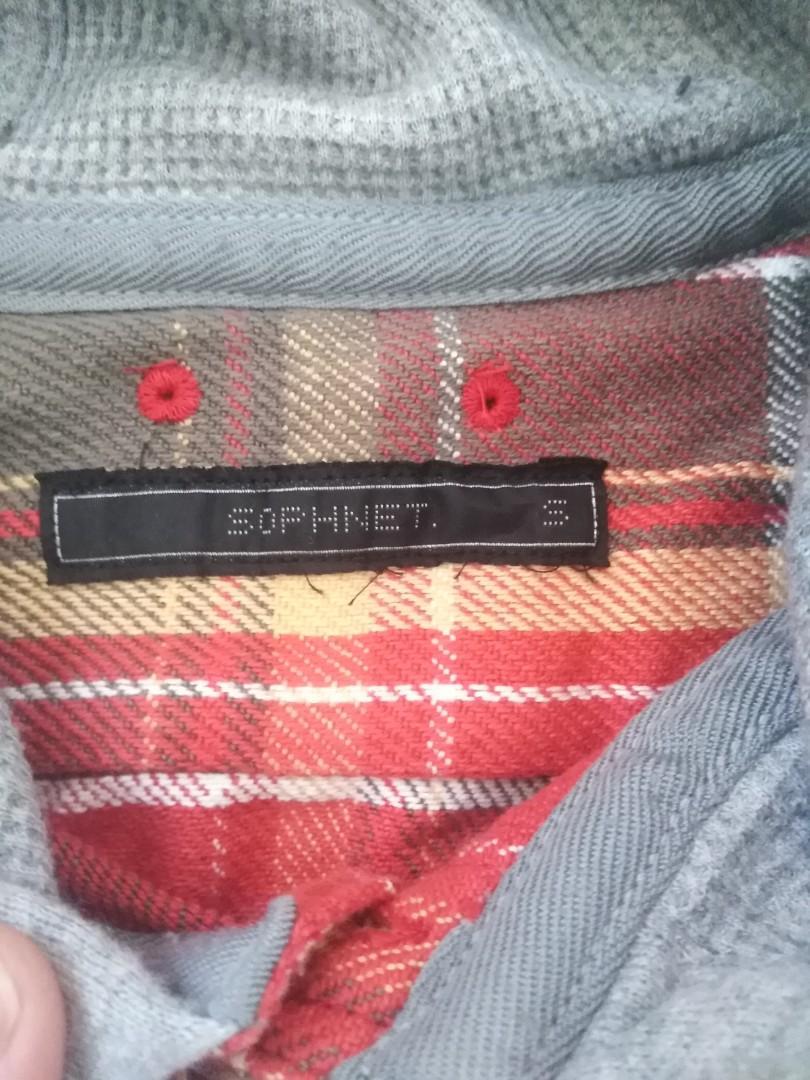 Sophnet Hooded Plaid (Category: Coats, Jackets and Outerwear) located in Carmona. Submitted by seberstuff (Listing ID 266303407, Image 3). Description: Great condition 10/10 Made in Japan New without tags Free shipping LBC Branch pick up only door to door add 100.