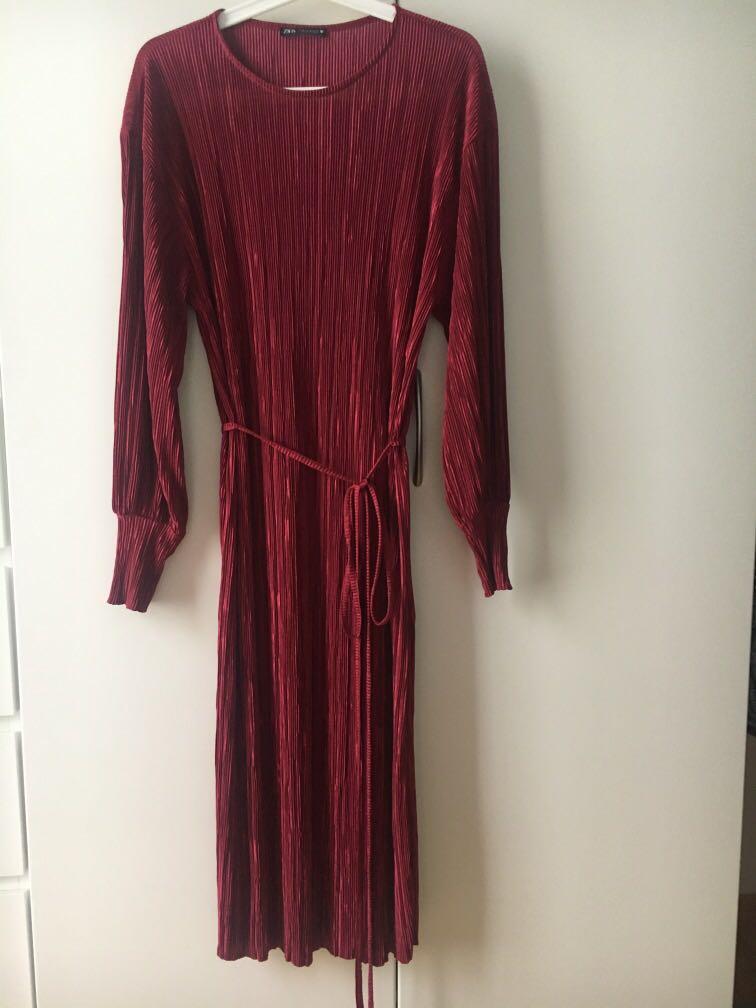zara burgundy pleated dress