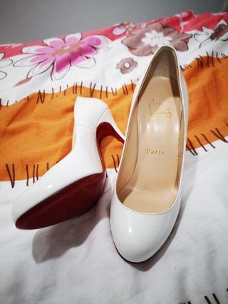[sold] Christian Louboutin White Stilettos Pump Heels size 35.5