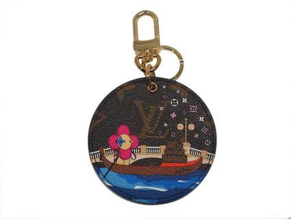 Louis Vuitton Limited Edition Illustre Key Ring Bag Charm Vivienne in  London Christmas 2021 Animation - SOLD