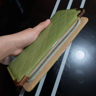 Green wallet