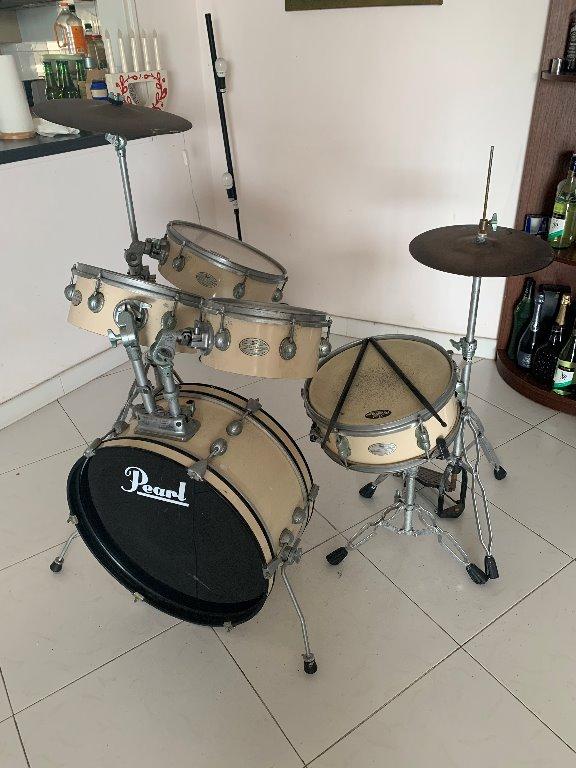 5 piece used Drum kit for sale Hobbies Toys Music Media