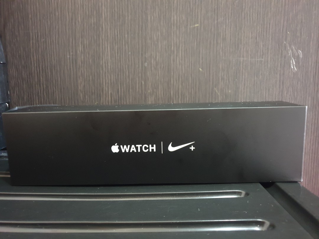 Apple I Watch Series 4 X Nike Sports 40mm Gps Full Box Set With Receipt Apple I Watch Series 4 X Nike Sports 40mm Gps Full Box Set With Receipt
