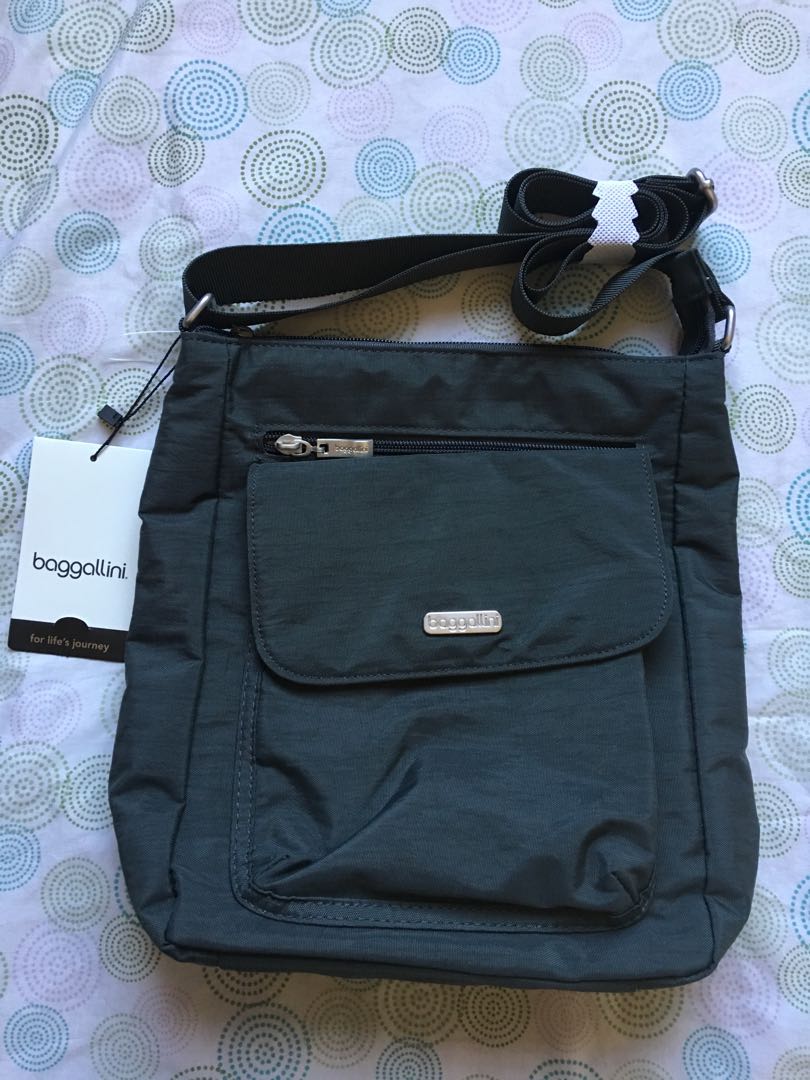 baggallini excursion sling