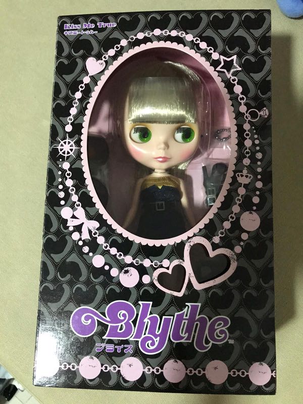 blythe kiss me true