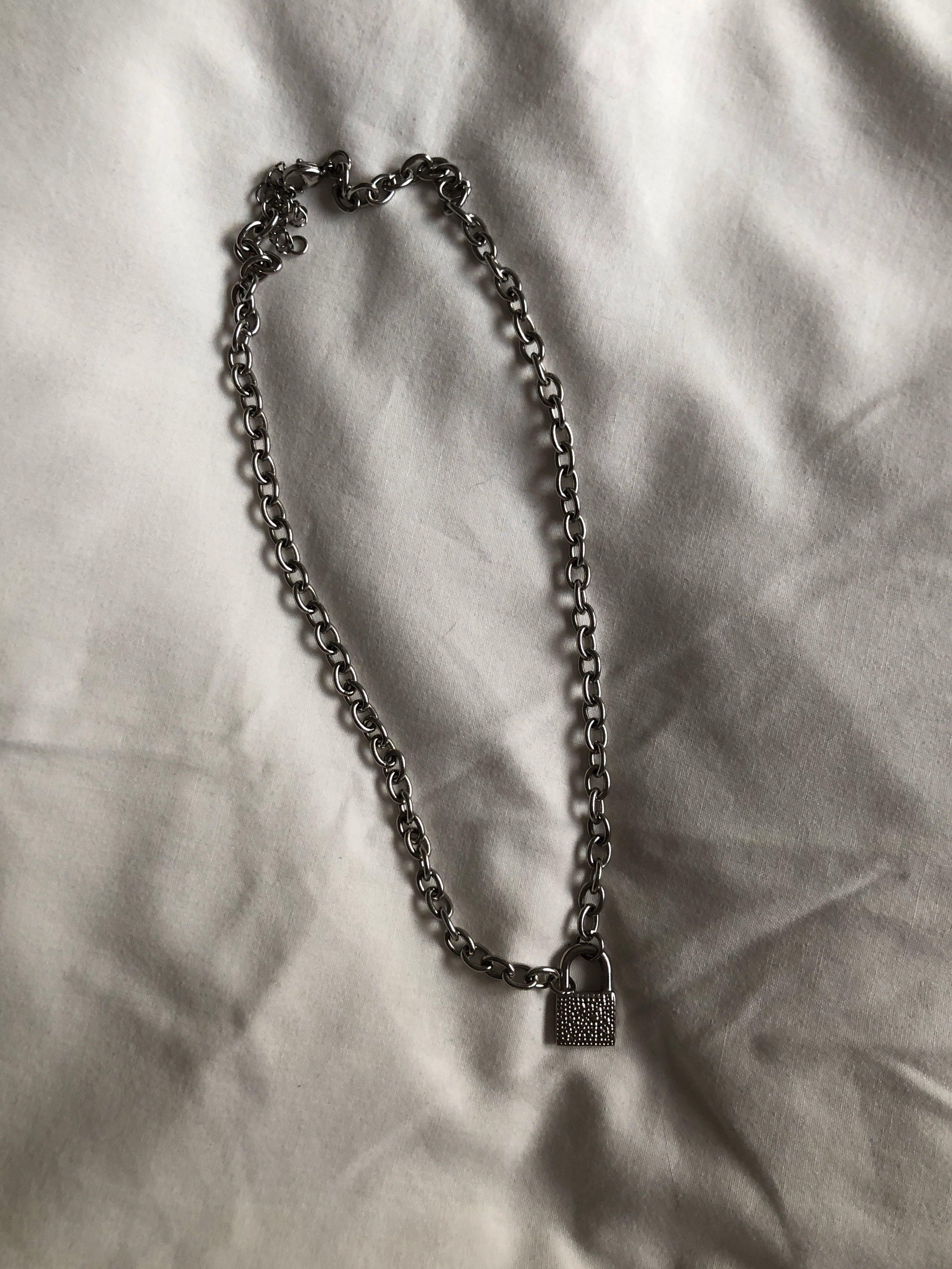 Brandy melville lock chain top