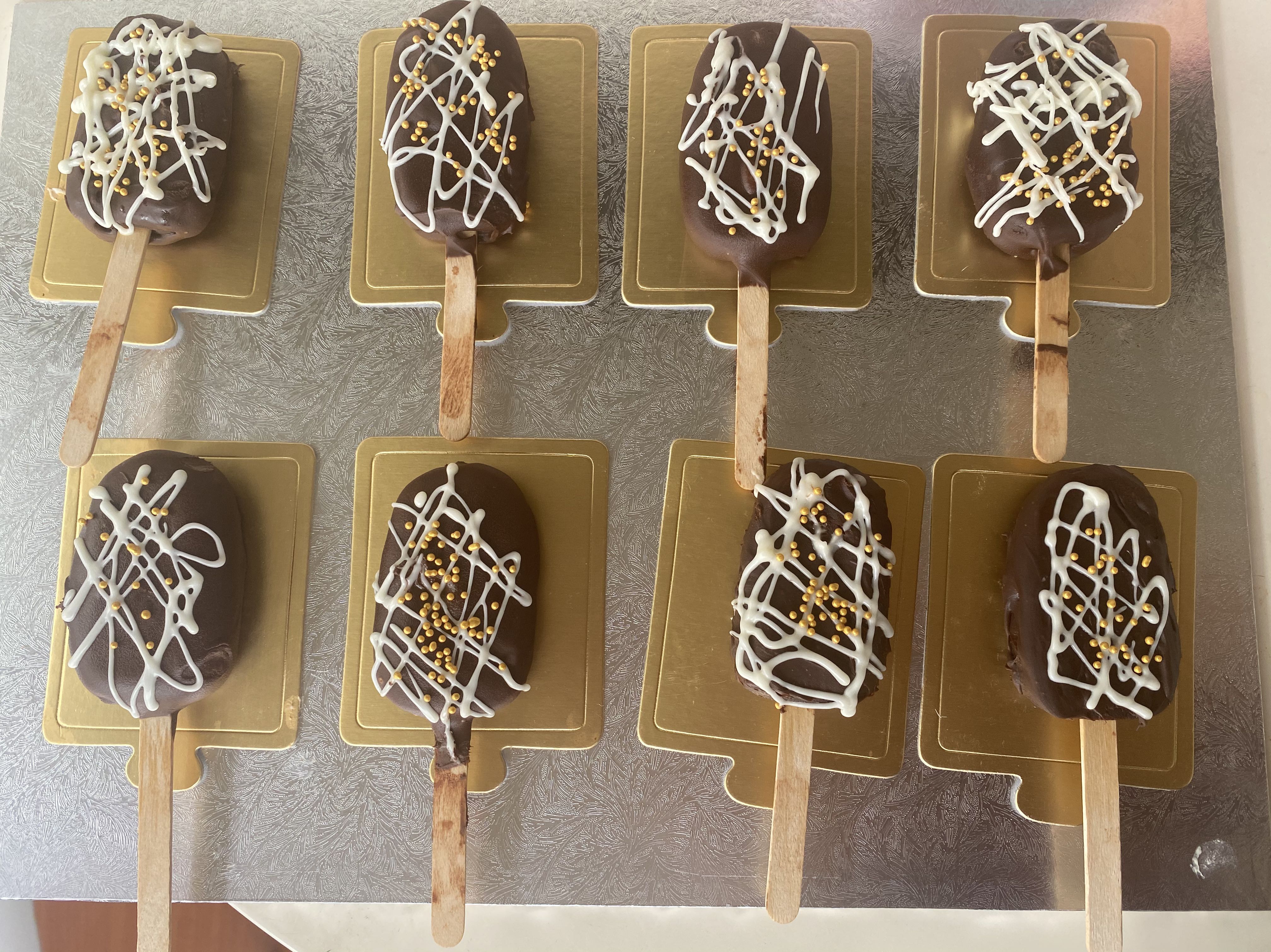 Cakesicles, Food & Drinks, Baked Goods on Carousell