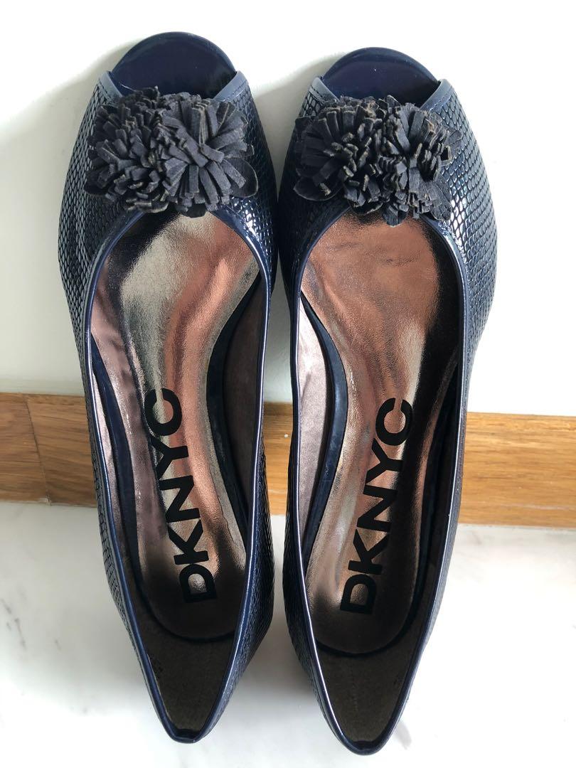 dkny flats