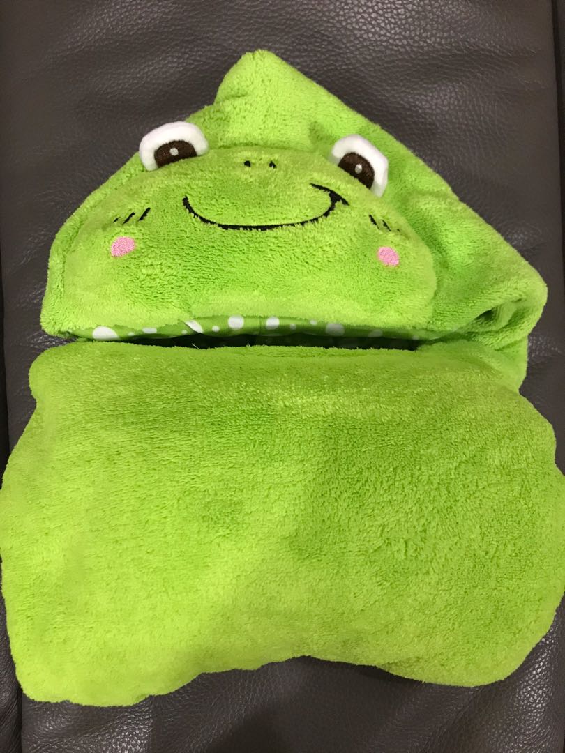 frog hooded towel