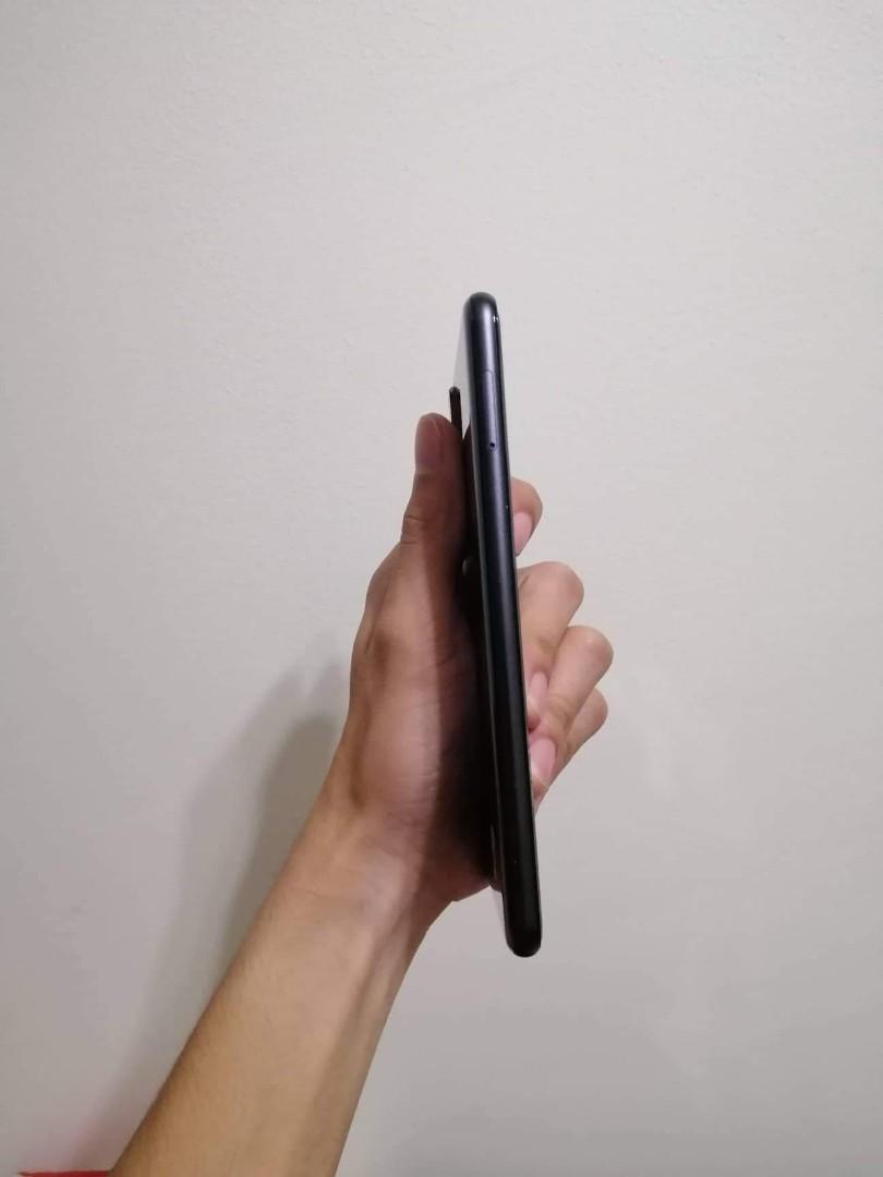 Huawei P20 Pro (Category: Huawei) located in Mandaluyong City. Submitted by isiong (Listing ID 266485313, Image 3). Description: No dent Complete packaging No issues RFS: WILL UPGRADE PHONE.