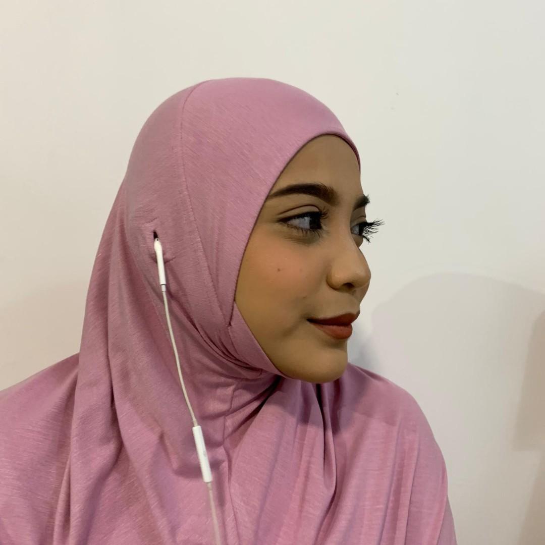 Instant ear loop (Category: Sets or Coordinates) located in Singapore. Submitted by sofeasg (Listing ID 266516901, Image 3). Description: Cotton Instant with ear loop. Comfortable and cooling suitable for a outdoor activities. Colors available. Nude 8 pieces Dusty pink 4 pieces Red 4 pieces Grey 4 pieces Blue 3 pieces Black 20 pieces Self collect at Yew Tee or Jurong East Normal Mail $1.70 Smart Pac $3.80 Free postage for purchases of $30 and abo