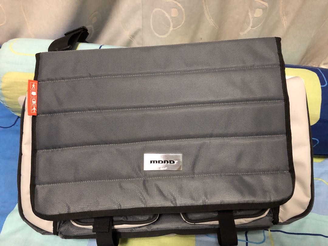 Mono classic producer messenger bag, Hobbies & Toys, Music & Media