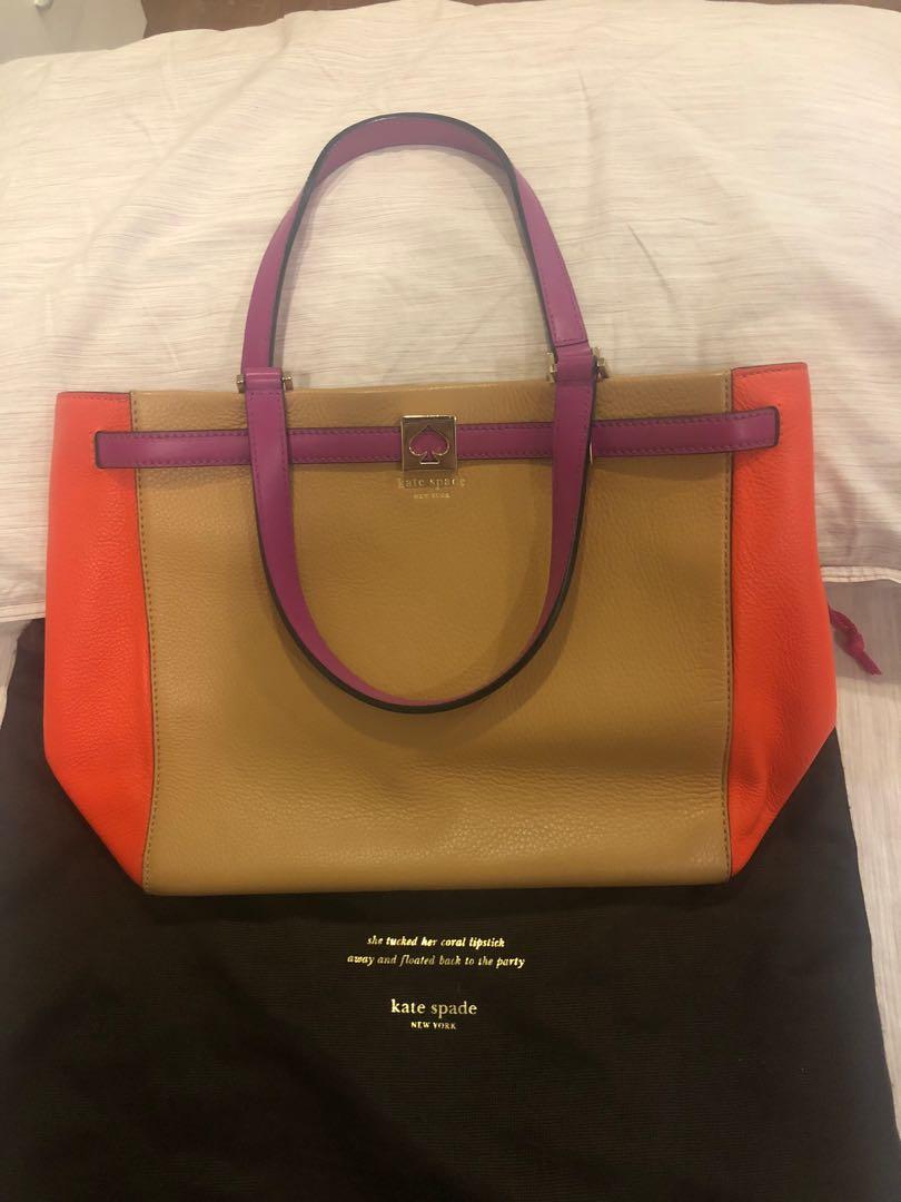 Original Kate Spade Handbag (Category: Luxury Bags & Wallets) located in Antipolo. Submitted by donline98 (Listing ID 266454440, Image 1). Description: RFS: decluttering #: 0917-506-0336.