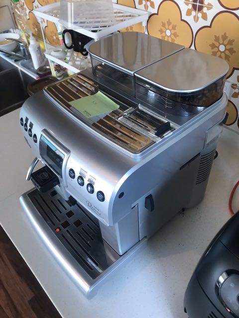 Philips Saeco Royal Super automatic espresso machine HD8930 04
