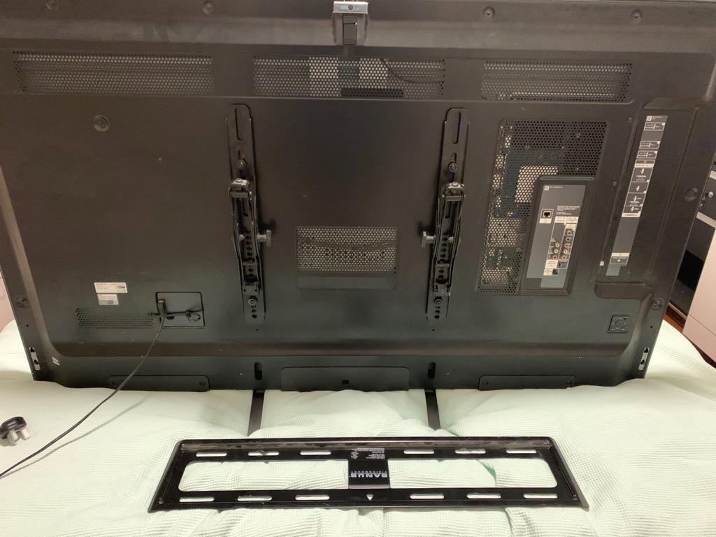 Sony Bravia 65" KD65X8500B 4K UHD LCD TV. Includes wall mount bracket