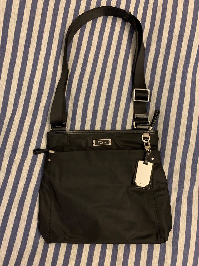 Tumi Voyageur Capri Crossbody Bag Black Nylon Preloved Women s