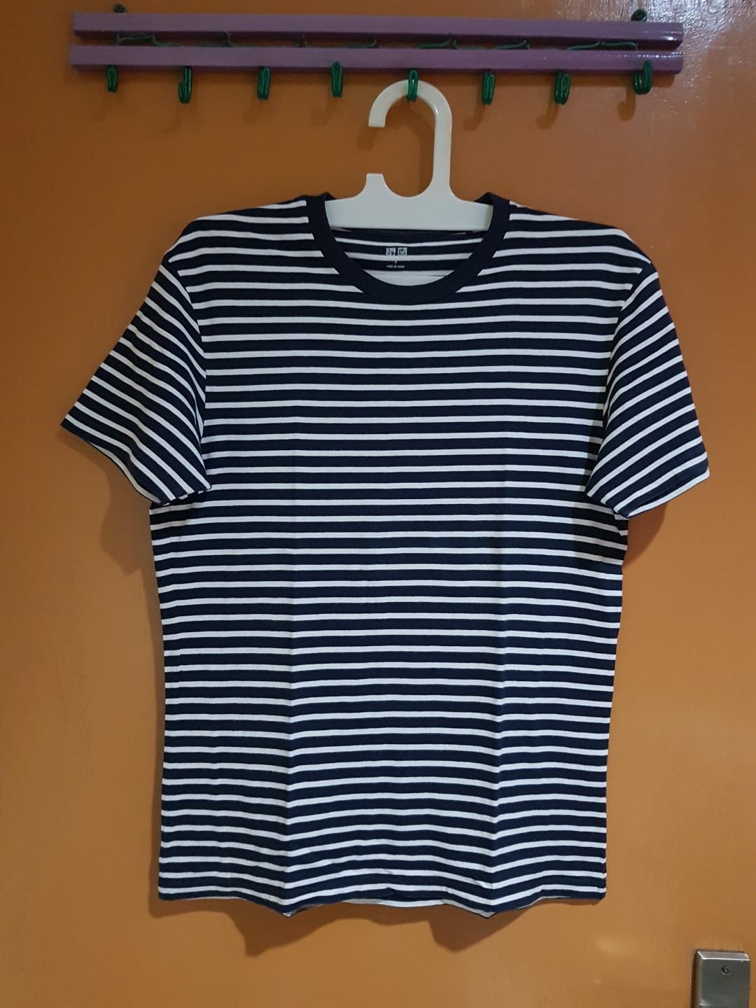 Uniqlo navy white striped t-shirt 
