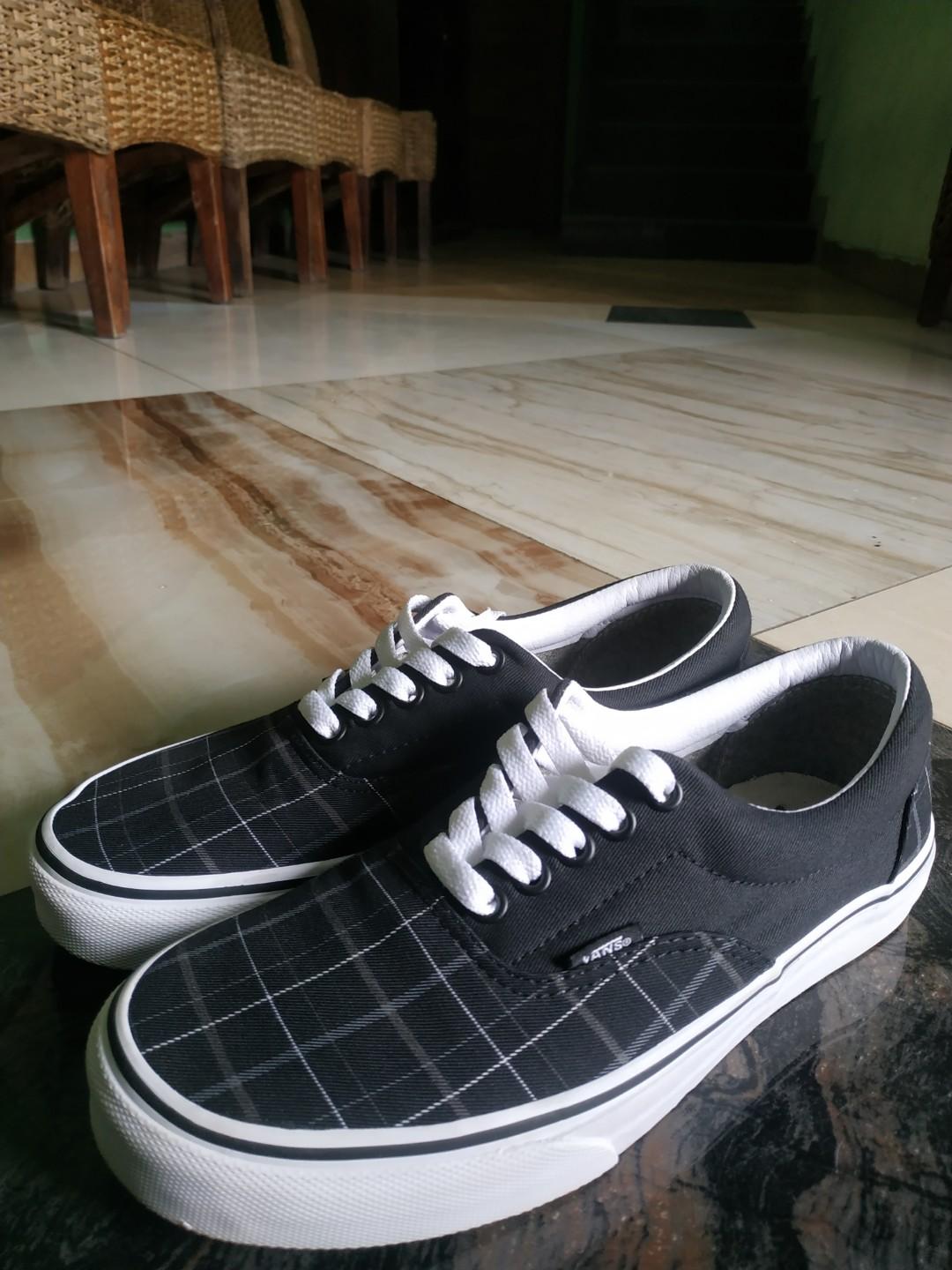 Vans era on sale plaid black