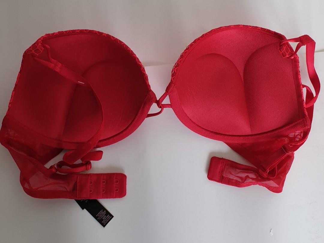 Victoria Secrets VS red bombshell plunge bra 30C BNWT, Women's Fashion, New  Undergarments & Loungewear on Carousell