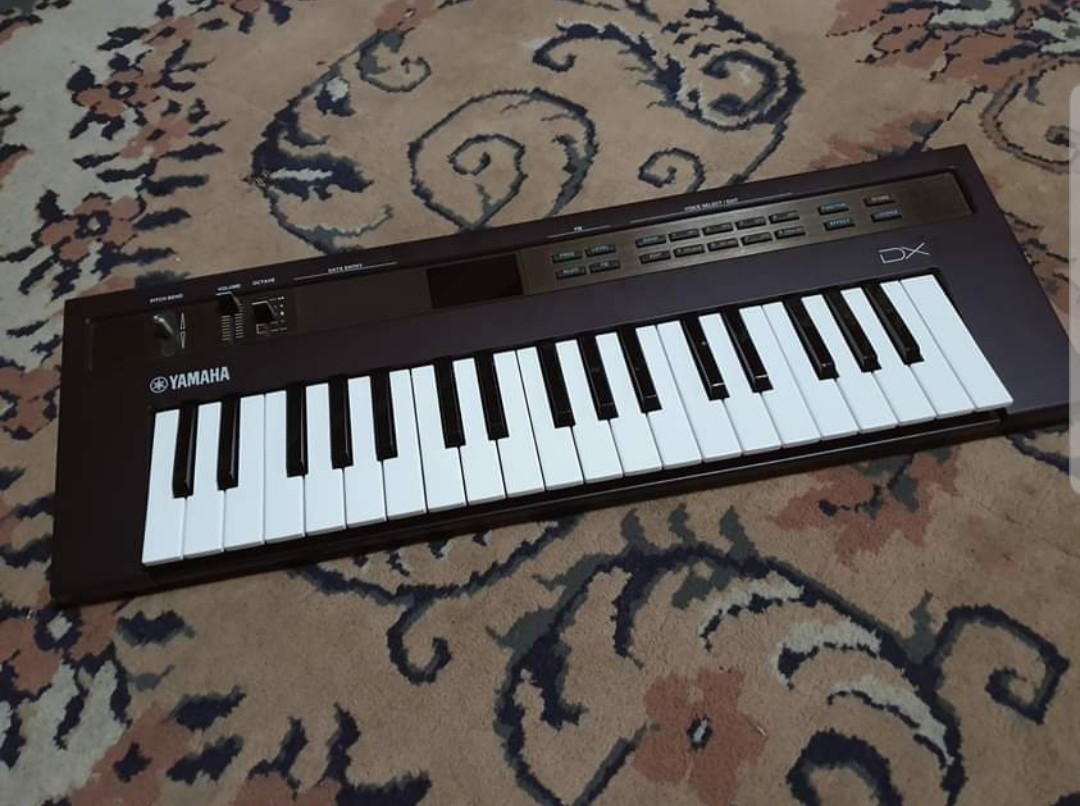 Yamaha Reface DX FM Synth Keyboard, Hobbies & Toys, Music & Media, CDs