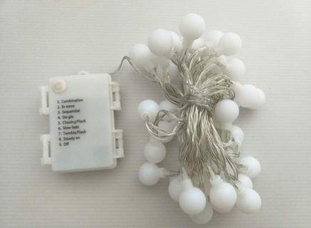 Matt white light bulbs for Christmas trees or walls as decor