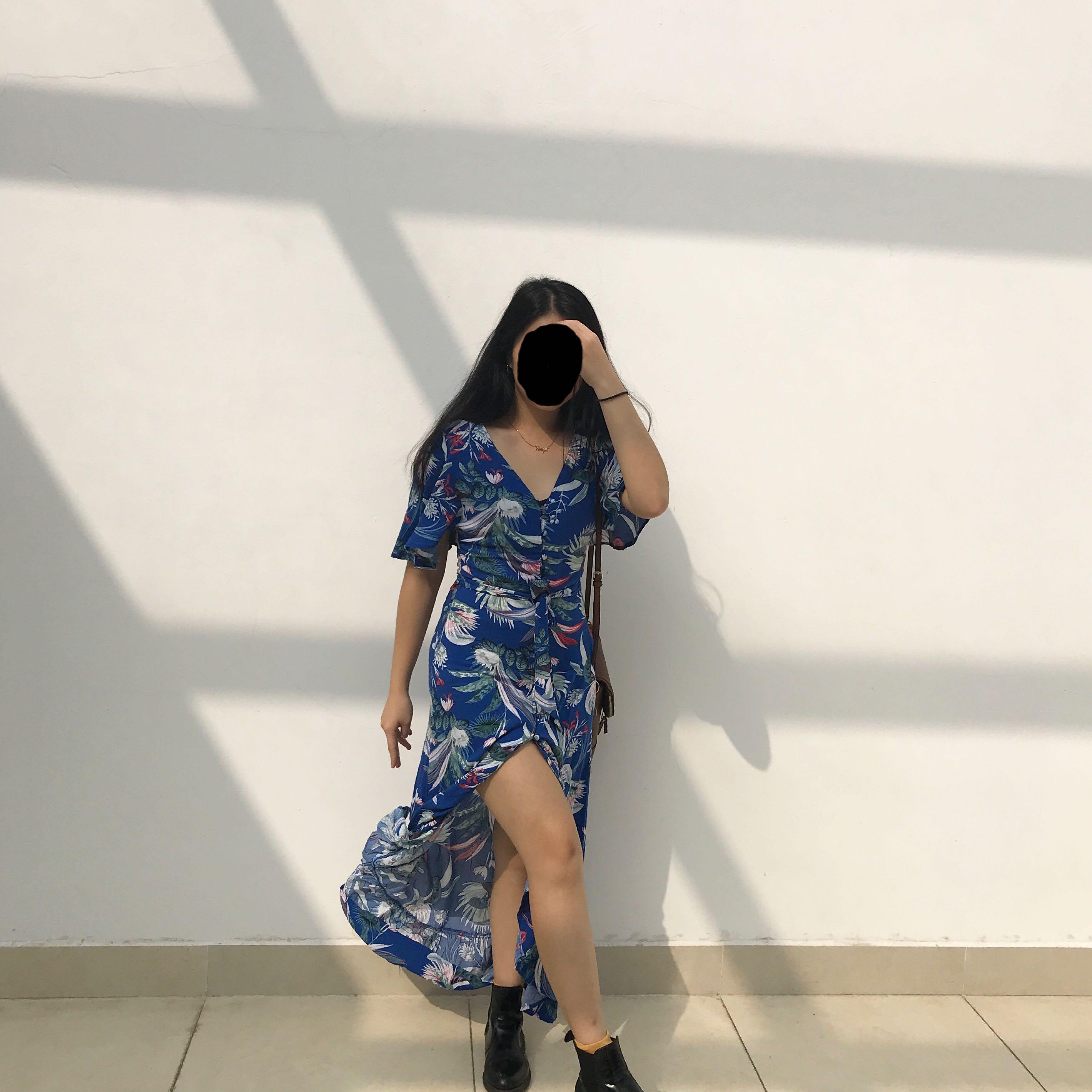 Button slit dress online
