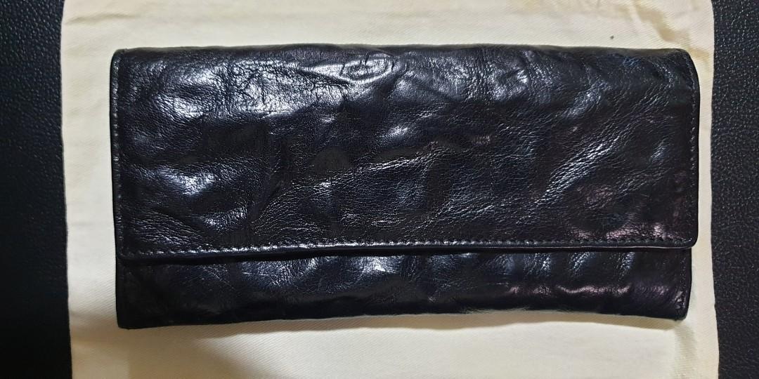 DROPDOWN SALE! Fino Long Wallet (Category: Luxury Bags & Wallets) located in Manila. Submitted by amc88 (Listing ID 266726978, Image 1). Description: Lightly used Genuine textured leather In pristine condition.
