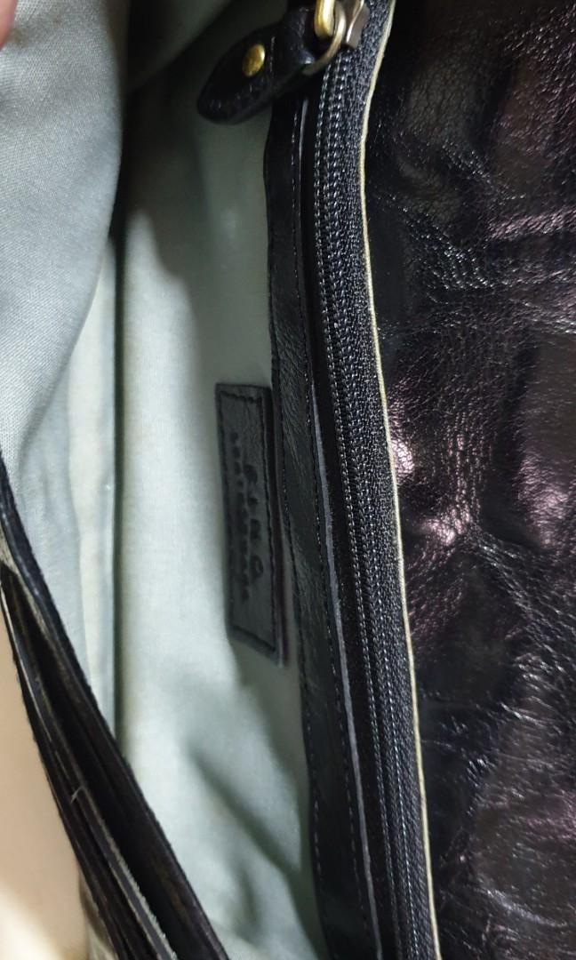 DROPDOWN SALE! Fino Long Wallet (Category: Luxury Bags & Wallets) located in Manila. Submitted by amc88 (Listing ID 266726978, Image 3). Description: Lightly used Genuine textured leather In pristine condition.