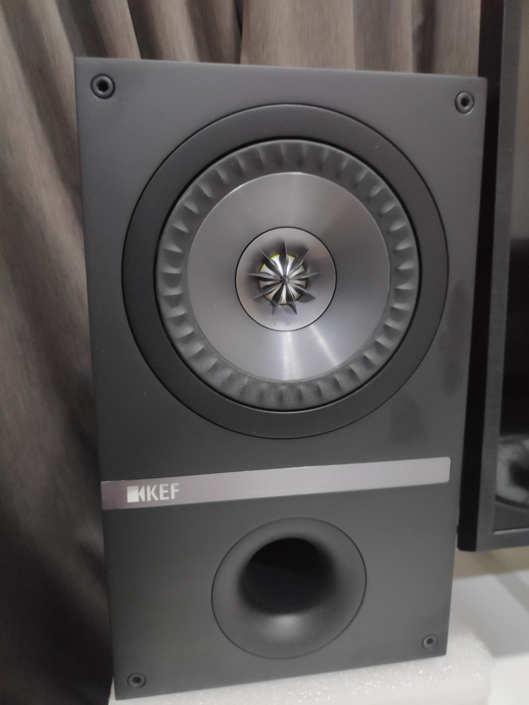 Q100 speakers 2025