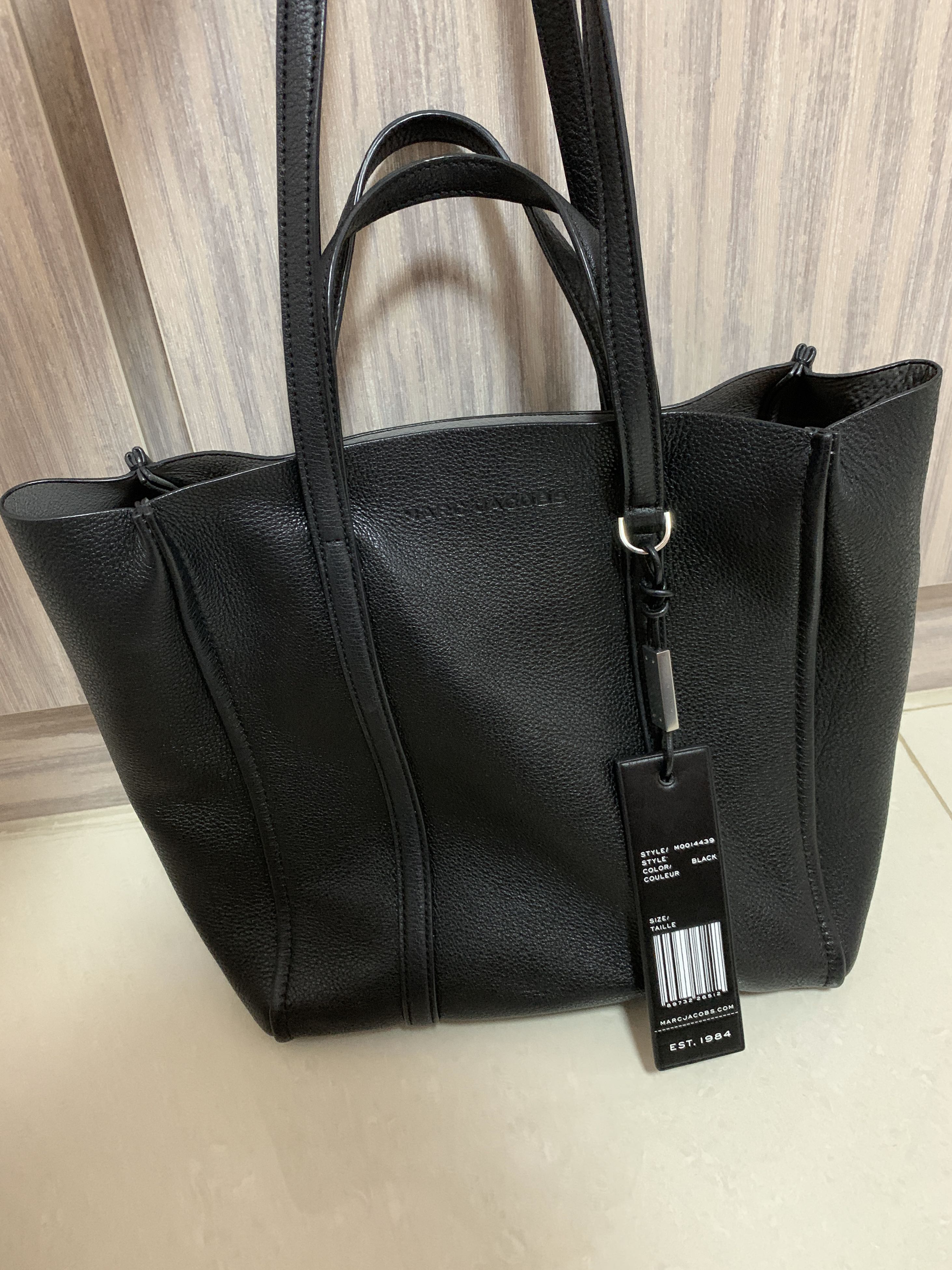 Marc jacobs leather tag tote bag clearance