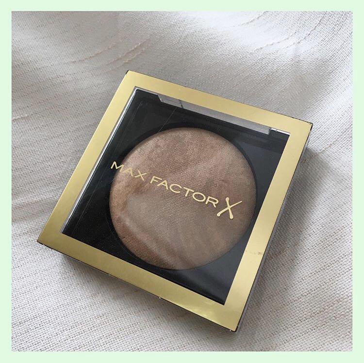 MAX FACTOR CREME BRONZER (Category: Makeup) located in Pasig City. Submitted by andizzle (Listing ID 266781923, Image 1). Description: MAX FACTOR CREME BRONZER IN LIGHT GOLD 05 💄 Guaranteed Authentic 💄 Sealed 💄 Mall price is 645php .