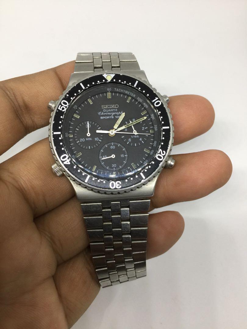 Rare seiko chronograph 7A28-7049 diver quartz sports 100 for mens, Men's  Fashion, Watches & Accessories, Watches on Carousell