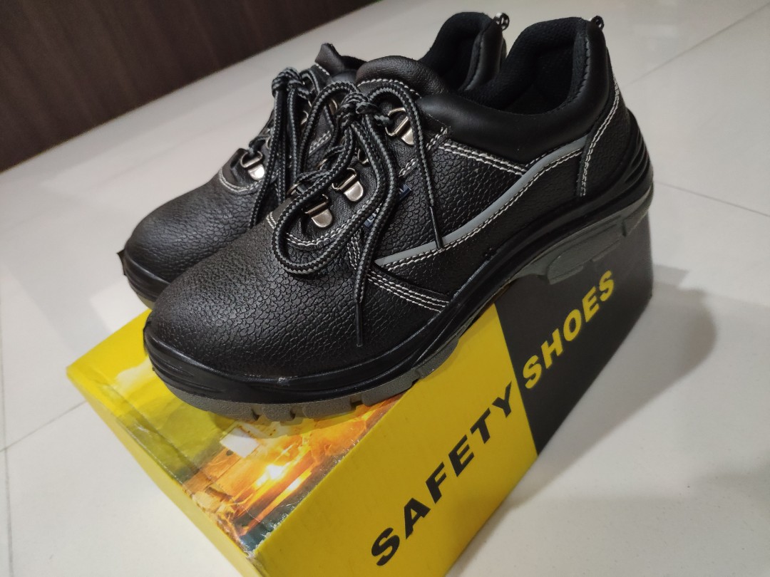 safety boots cost