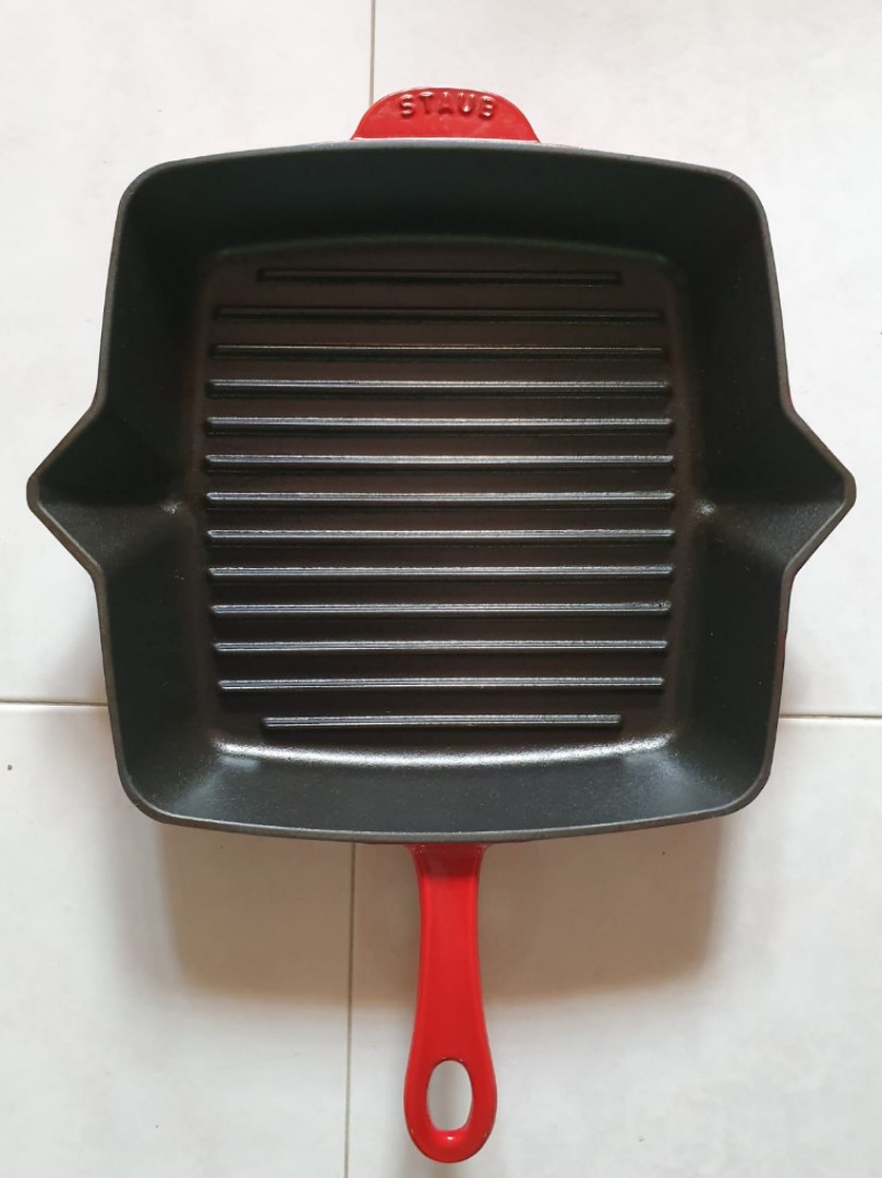 Staub cast iron grill pan, Home Appliances, Kitchenware on Carousell