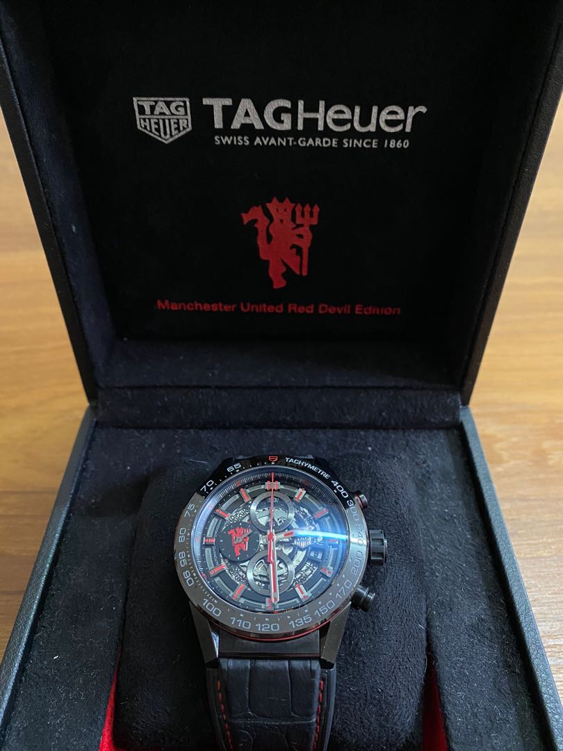 Tag Heuer Carrera Manchester United Red Devil Edition, Mobile Phones