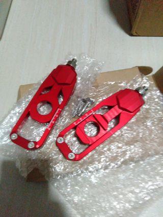 Yamaha mt09 rear wheel adjusters.