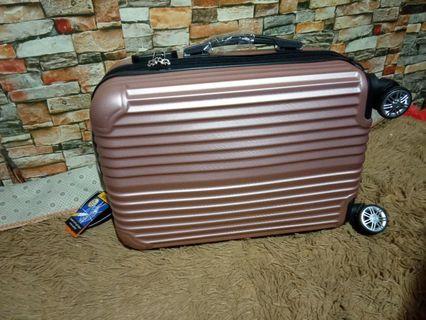 SMALL ,POLYCARBONATE LUGGAGE