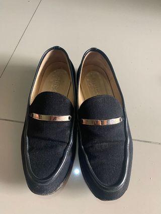 Gucci black shoes (size 5.5)