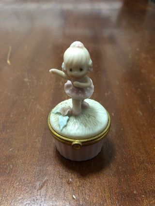 (Category: ) located in . Submitted by shopjollyy (Listing ID 266964001, Image 1). Description: .