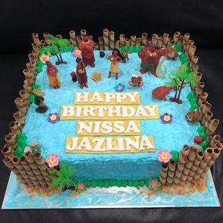 Moana theme cake!