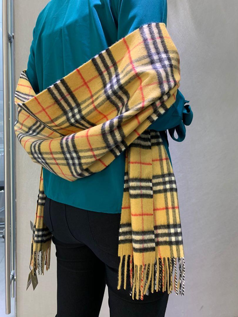 Burberry The Classic Vintage Check Cashmere Scarf Antique Yellow