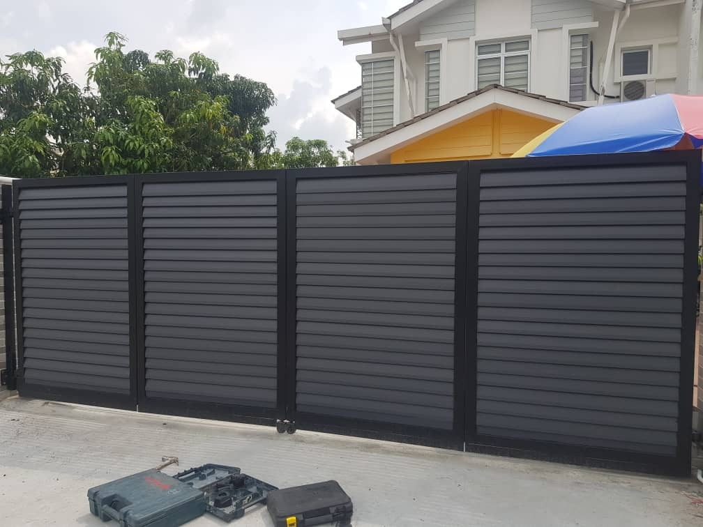 Gate Rumah Simple Pagar Baru Canteeekkkk Home Furniture Furniture On Carousell Pagar besi ini terlihat simple dan elegan dengan bentuknya yang tidak terlalu tinggi. gate rumah simple pagar baru canteeekkkk