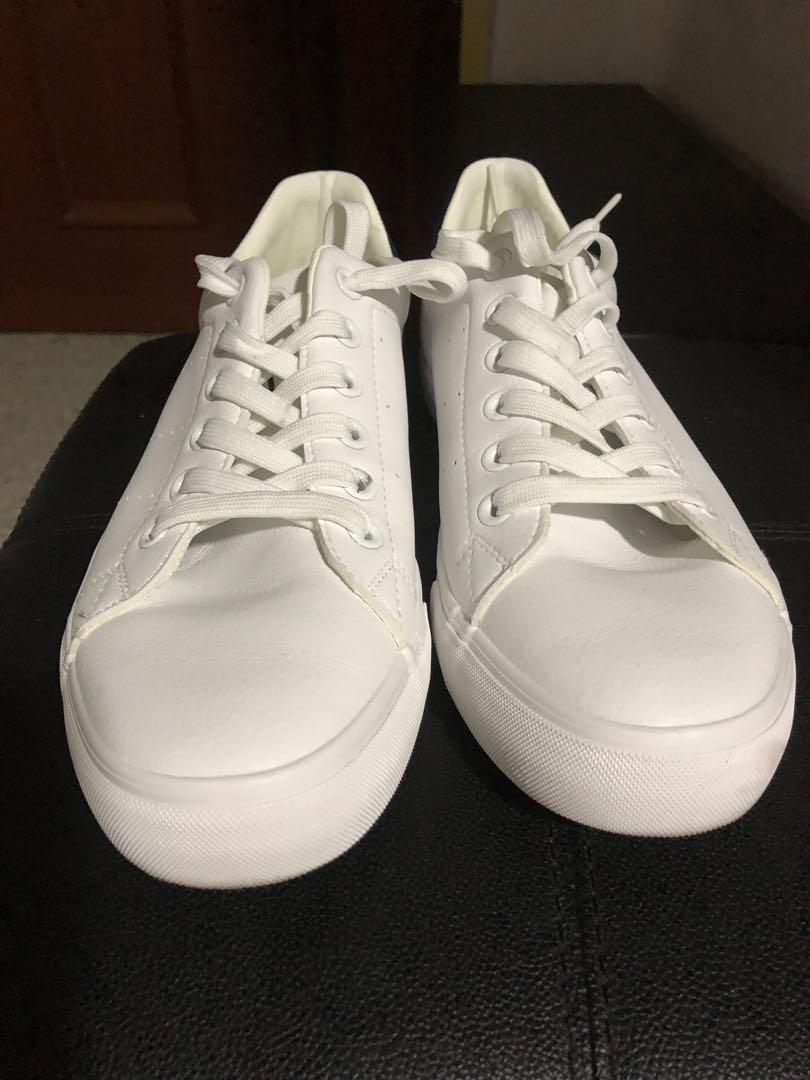 Hotwind white sneakers, Men's Fashion 