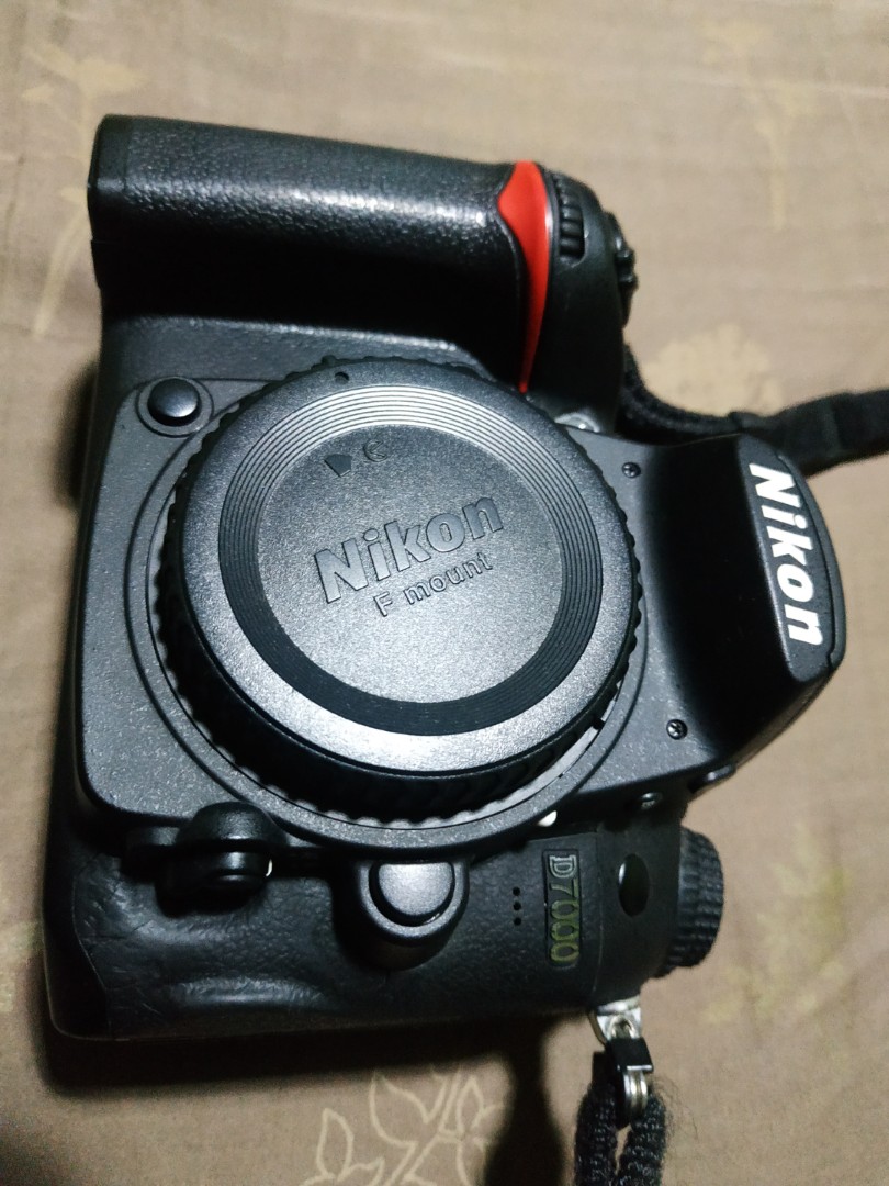Nikon D7000 with freebies.