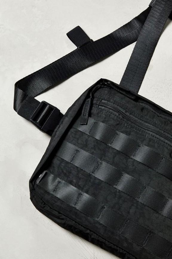 Urban outfitters chest sale bag